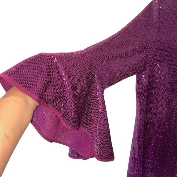 Vince Camuto Sequin/Metallic Bell Sleeve Top In Arresting Plum Size M NWT - Picture 4 of 13